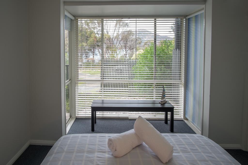 Cove Beach Apartment 1 Coles Bay Extérieur photo